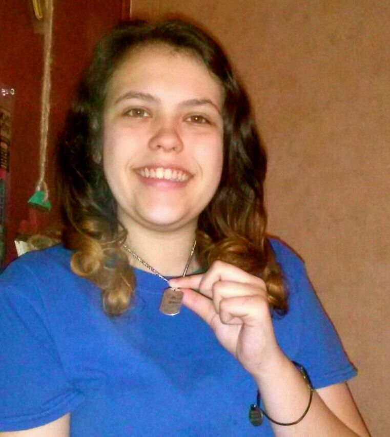 Kendra McIntosh (ISF Kids Army) receives Hero Goody Necklace from FansofBOB